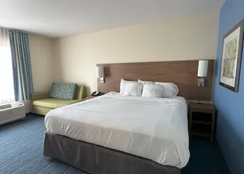 Sleep Inn & Suites Altoona North hotel thumbnail 3