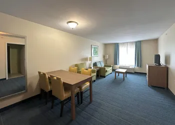 Sleep Inn & Suites Altoona North hotel thumbnail 8
