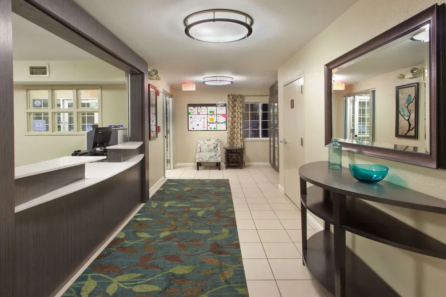 Sonesta Simply Suites Cleveland North Olmsted Airport hotel detail image 2