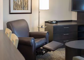 Sonesta Simply Suites Cleveland North Olmsted Airport hotel thumbnail 4