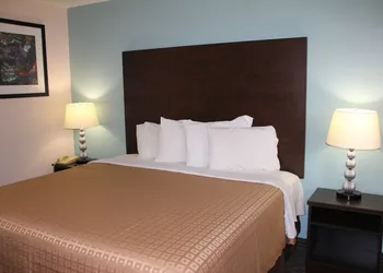 Sterling Inn Niagara Falls near IAG Airport hotel thumbnail 5