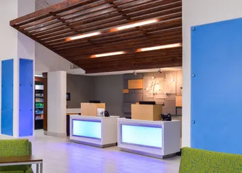 Holiday Inn Express & Suites Shreveport - Downtown by IHG hotel thumbnail 2