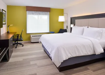 Holiday Inn Express & Suites Shreveport - Downtown by IHG hotel thumbnail 4