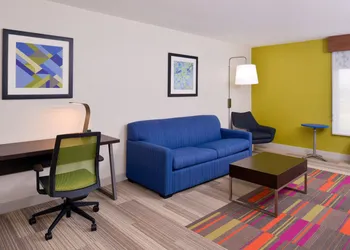 Holiday Inn Express & Suites Shreveport - Downtown by IHG hotel thumbnail 5