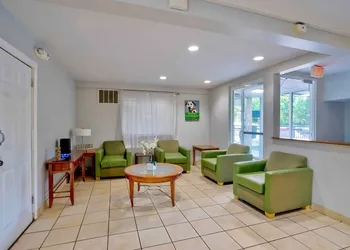 Motel 6 Virginia Beach, VA hotel thumbnail 2