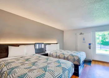 Motel 6 Virginia Beach, VA hotel thumbnail 4