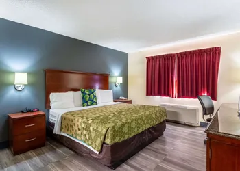 Econo Lodge Gallup West hotel thumbnail 8