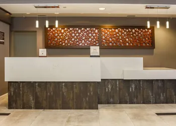 DoubleTree by Hilton Atlanta Airport hotel thumbnail 2