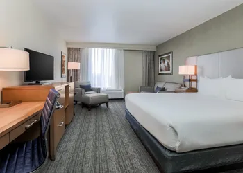 DoubleTree by Hilton Atlanta Airport hotel thumbnail 3