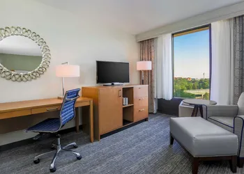 DoubleTree by Hilton Atlanta Airport hotel thumbnail 6
