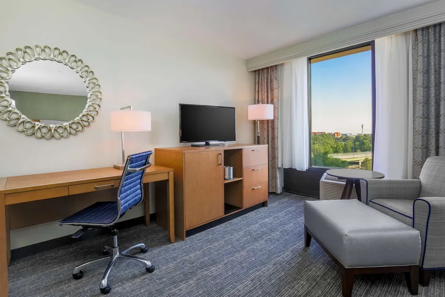 DoubleTree by Hilton Atlanta Airport hotel detail image 6