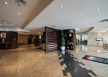 Monte Carlo Inn Airport Suites hotel thumbnail 3