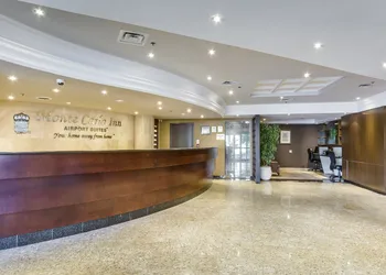 Monte Carlo Inn Airport Suites hotel thumbnail 4