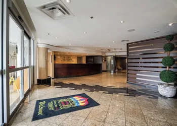 Monte Carlo Inn Airport Suites hotel thumbnail 5