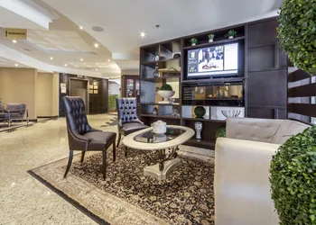 Monte Carlo Inn Airport Suites hotel thumbnail 6
