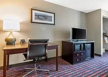 Comfort Suites Fairview Heights - St. Louis hotel thumbnail 5