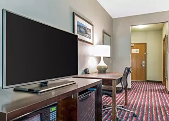 Comfort Suites Fairview Heights - St. Louis hotel thumbnail 8
