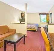 Days Inn & Suites by Wyndham Jeffersonville IN hotel detail image 4
