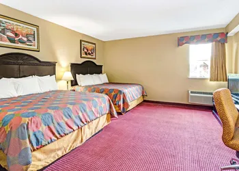 Days Inn & Suites by Wyndham Jeffersonville IN hotel thumbnail 6