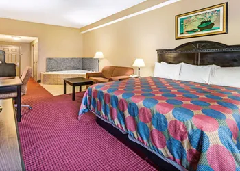 Days Inn & Suites by Wyndham Jeffersonville IN hotel thumbnail 8