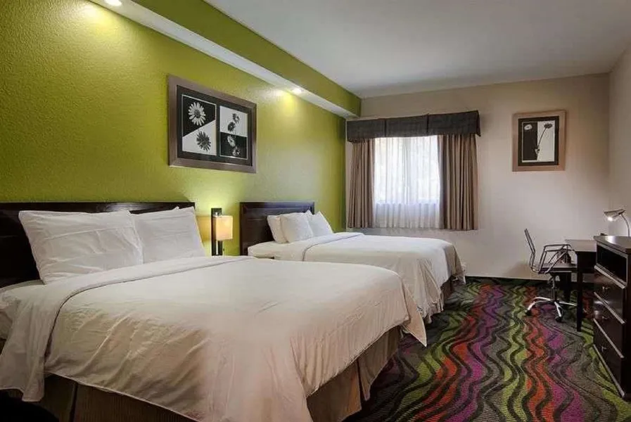 Days Inn & Suites by Wyndham Bonita Springs North Naples hotel detail image 6