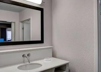 Hampton Inn & Suites Richmond - Downtown hotel thumbnail 6