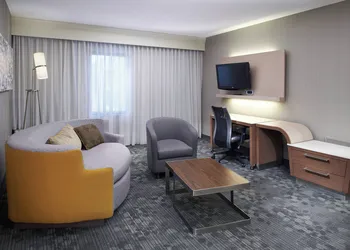 Courtyard by Marriott Cleveland Airport North hotel thumbnail 5