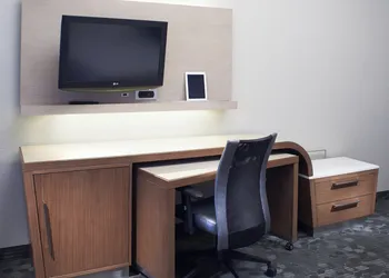 Courtyard by Marriott Cleveland Airport North hotel thumbnail 8