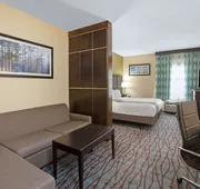 La Quinta Inn & Suites By Wyndham Houston Pasadena North hotel detail image 5