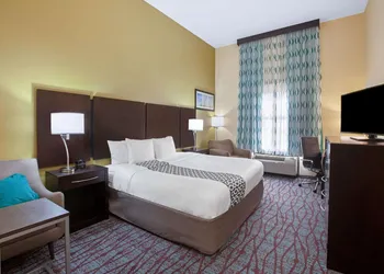 La Quinta Inn & Suites By Wyndham Houston Pasadena North hotel thumbnail 6