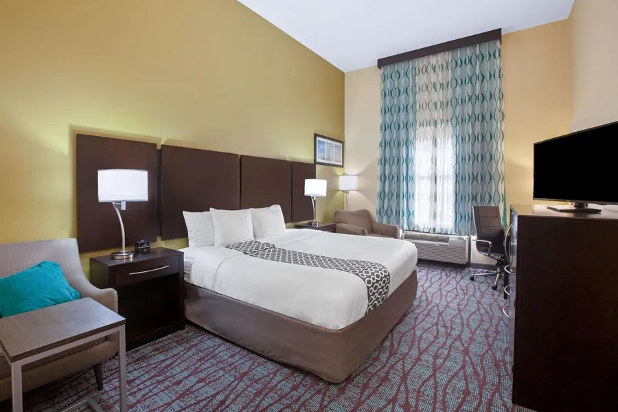 La Quinta Inn & Suites By Wyndham Houston Pasadena North hotel detail image 6