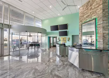 Clarion Inn Des Moines Airport hotel thumbnail 2