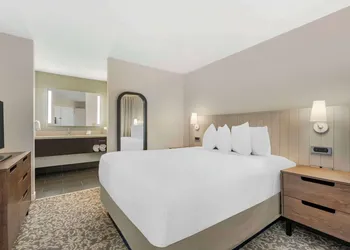 Sonesta ES Suites Dulles Airport hotel thumbnail 8