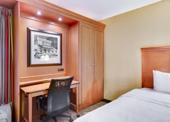 Pittsburgh Airport Inn and Suites hotel thumbnail 2