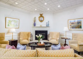 The Farmington Inn & Suites hotel thumbnail 6