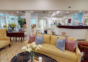 The Farmington Inn & Suites hotel thumbnail 7