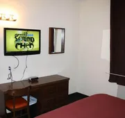 Empress Inn and Suites by The Falls hotel detail image 5