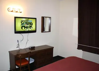 Empress Inn and Suites by The Falls hotel thumbnail 5