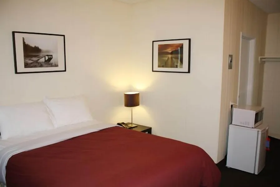 Empress Inn and Suites by The Falls hotel detail image 6