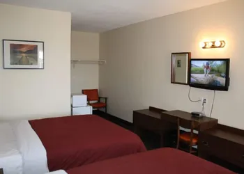 Empress Inn and Suites by The Falls hotel thumbnail 7