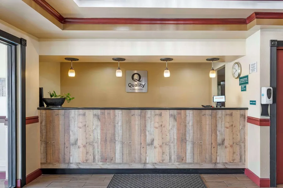 Quality Suites hotel detail image 2