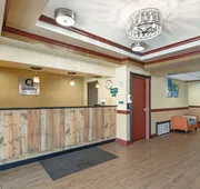 Quality Suites hotel detail image 3