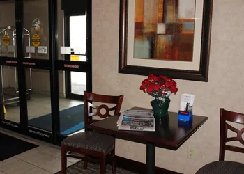 Holiday Inn Express Kansas City-Liberty by IHG hotel thumbnail 2