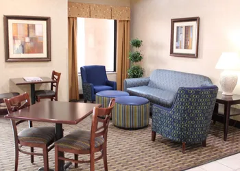 Holiday Inn Express Kansas City-Liberty by IHG hotel thumbnail 3