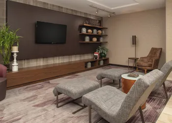 Courtyard by Marriott Portland Airport hotel thumbnail 3