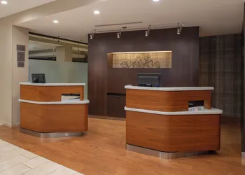 Courtyard by Marriott Portland Airport hotel thumbnail 4