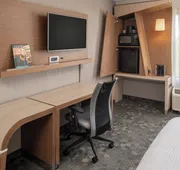 Courtyard by Marriott Portland Airport hotel detail image 7