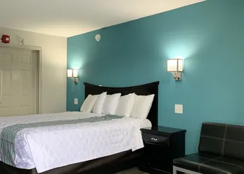 Knights Inn Nashville hotel thumbnail 6