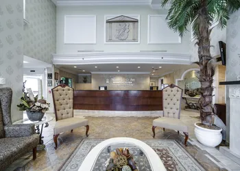 Monte Carlo Inn - Brampton Suites hotel thumbnail 6