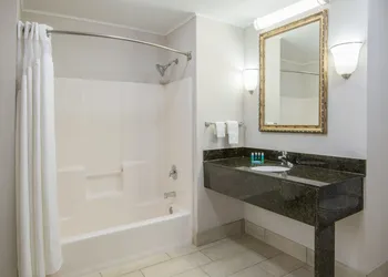 Holiday Inn Express Cleveland Airport - Brookpark by IHG hotel thumbnail 4
